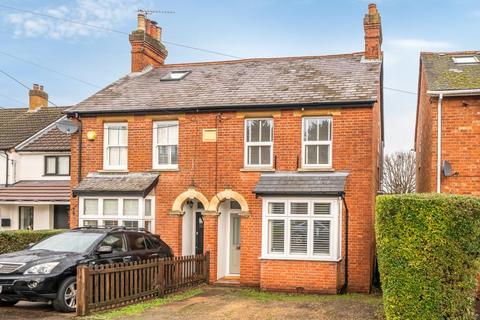 2 bedroom semi-detached house to rent, Lightwater,  Surrey,  GU18