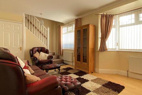 3 bedroom chalet for sale, Bellman Avenue, Gravesend