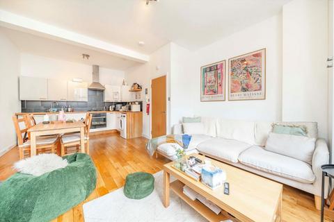 1 bedroom flat to rent, Chiswick High Road, London W4