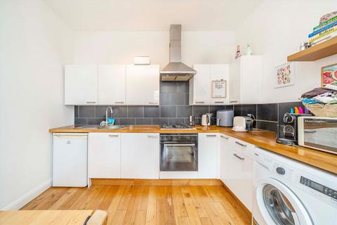 1 bedroom flat to rent, Chiswick High Road, London W4
