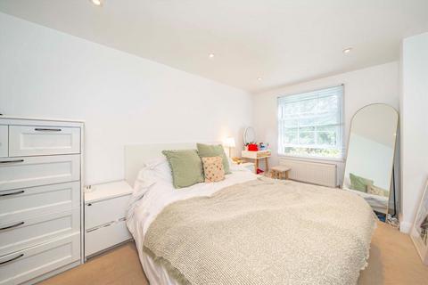 1 bedroom flat to rent, Chiswick High Road, London W4