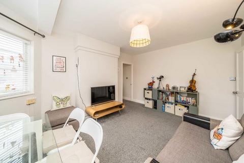 2 bedroom flat to rent, Chiswick Village, London W4