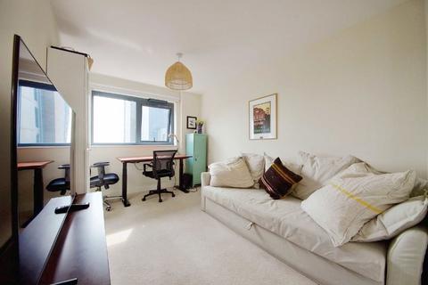 2 bedroom flat for sale, Green Lanes Walk, London N4