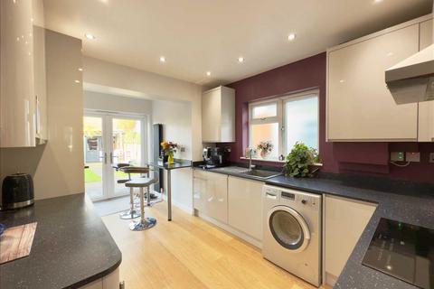 14 Belgrave Road, Eastwood, Leigh-on-sea, SS9 5HE