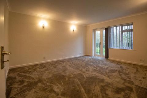 2 bedroom flat to rent, Muster Court, Haywards Heath