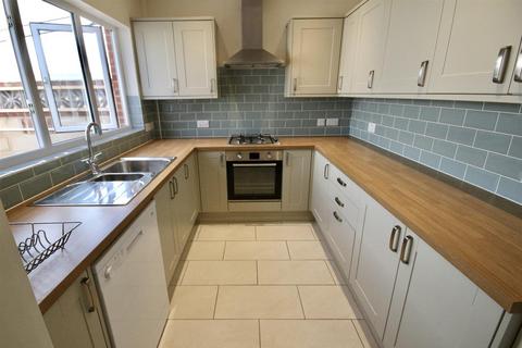 5 bedroom detached house to rent, Westmorland Road, Swindon