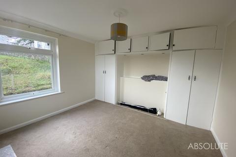 2 bedroom flat to rent, Roundham Road, Harbour Court Roundham Road, TQ4