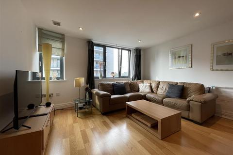 3 bedroom apartment to rent, 21 Sheldon Square