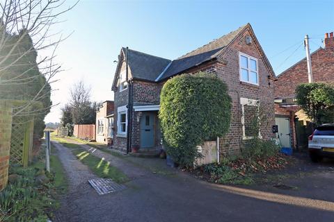 3 bedroom cottage for sale, The Green, Egglescliffe TS16 9DB