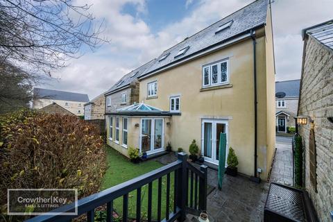 5 bedroom detached house for sale, Otterhole Close, Buxton