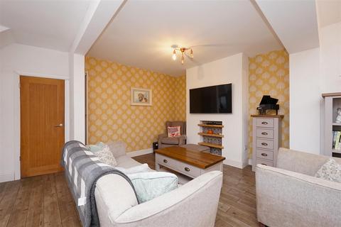 15 Maylands Grove, Barrow-in-furness, LA13 0AN