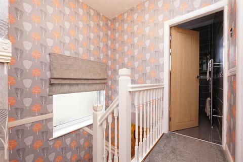 15 Maylands Grove, Barrow-in-furness, LA13 0AN