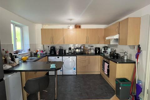 2 bedroom flat to rent, Redhall Lane, Hatfield