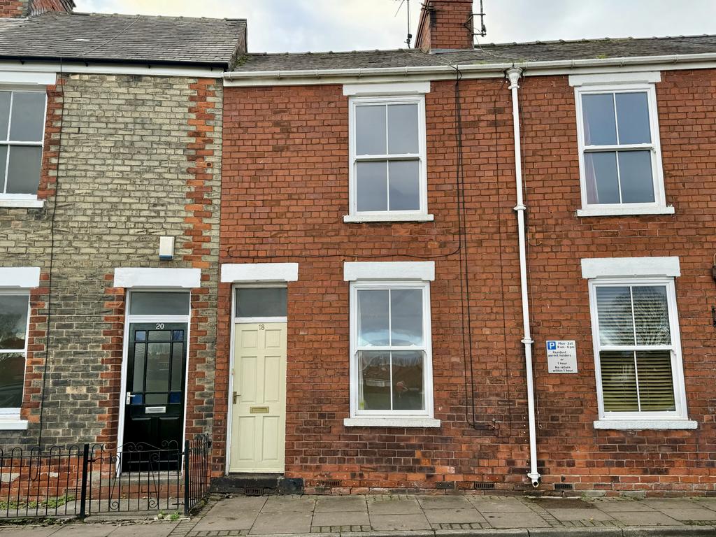 2 Bedroom House   mid terrace for Sale