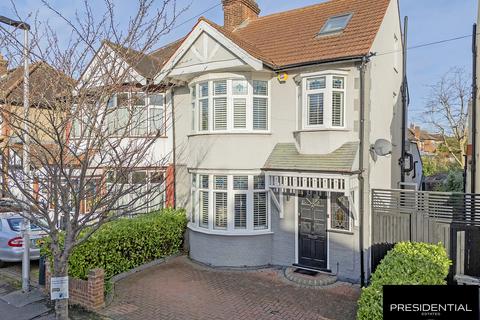 4 bedroom semi-detached house for sale, Woodford Green IG8