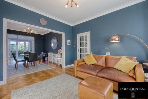 4 bedroom semi-detached house for sale, Woodford Green IG8