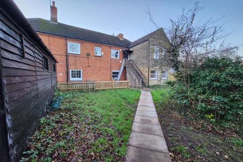 2 bedroom maisonette to rent, Bury Road, Chingford