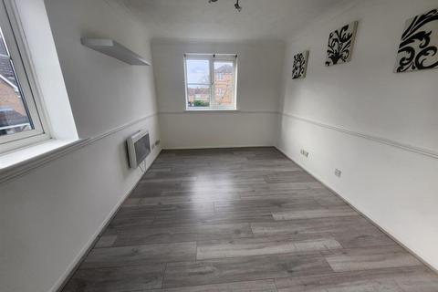 1 bedroom flat to rent, Beaufort Close, London