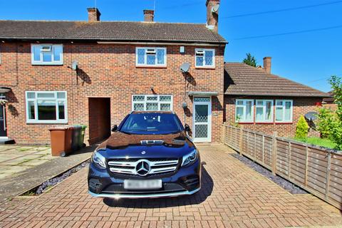 3 bedroom end of terrace house to rent, Knebworth Path, Borehamwood