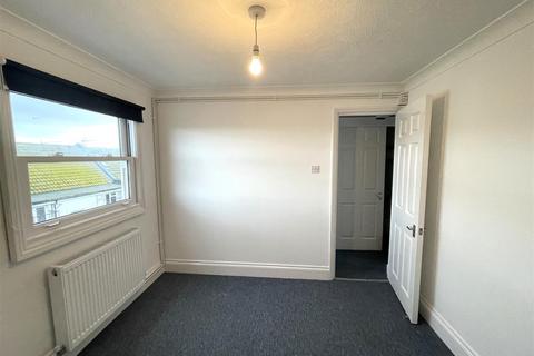 1 bedroom flat to rent, Madeira Place, Brighton