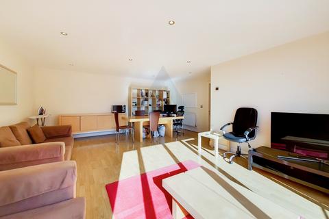 2 bedroom flat for sale, Wards Wharf Approach, London E16