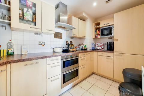 2 bedroom flat for sale, Wards Wharf Approach, London E16