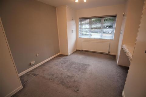 2 bedroom maisonette to rent, Glentworth Court, Stonegrove, Edgware, HA8