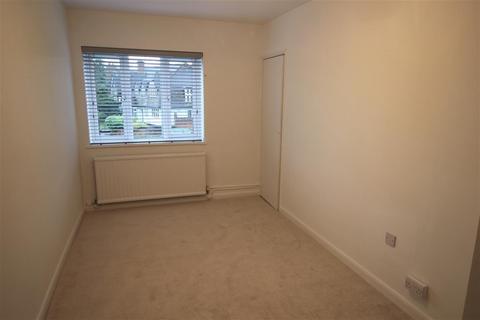 2 bedroom maisonette to rent, Glentworth Court, Stonegrove, Edgware, HA8