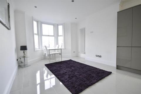 2 bedroom flat to rent, Salters Road, Newcastle Upon Tyne NE3