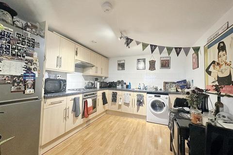 2 bedroom apartment to rent, Midland Mews Waterloo Road Bristol