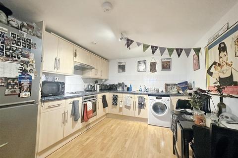 2 bedroom apartment to rent, Midland Mews Waterloo Road Bristol