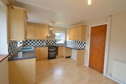 3 bedroom end of terrace house to rent, 1 Sandringham Close, Malvern