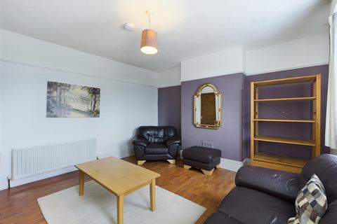 3 bedroom flat to rent, Kenton Road, Newcastle NE3