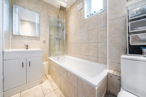 1 bedroom apartment for sale, Patio Close, Clarence Avenue, London