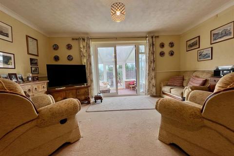 3 bedroom bungalow for sale, Summerhill, Althorne