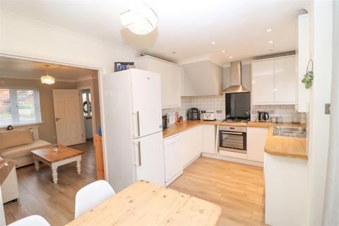 3 bedroom end of terrace house for sale, Nether Vell-Mead, Fleet GU52