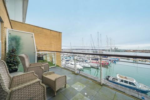 2 bedroom flat for sale, Gosport Marina, Gosport PO12