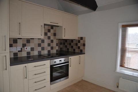 2 bedroom flat to rent, West Street, Farnham GU9