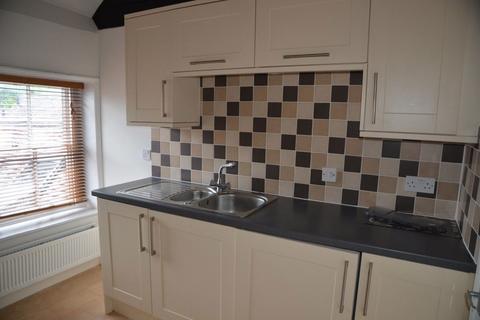 2 bedroom flat to rent, West Street, Farnham GU9