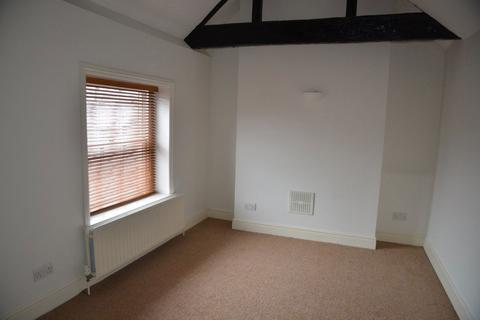 2 bedroom flat to rent, West Street, Farnham GU9