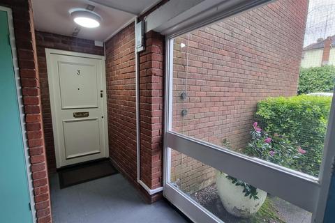 2 bedroom ground floor flat to rent, Adare Drive, Coventry, CV3 6AD