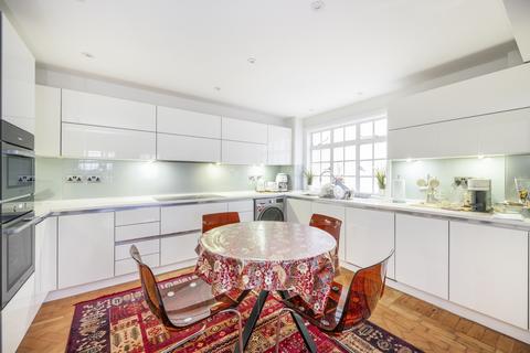 4 bedroom flat for sale, Chiltern Court, Baker Street, London