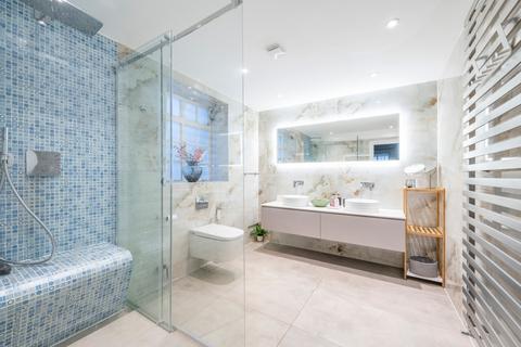 undefined, Chiltern Court, Baker Street, London