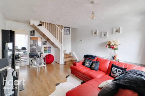 2 bedroom terraced house for sale, Burrow Road, London