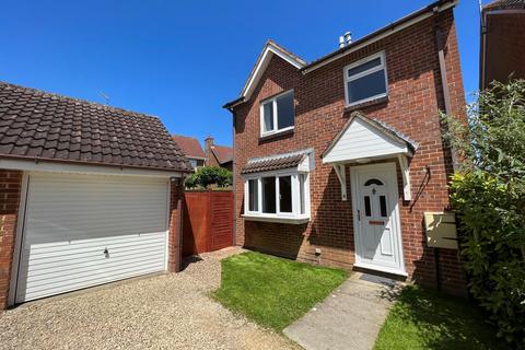 3 bedroom detached house to rent, Simnel Close, Grange Park SN5