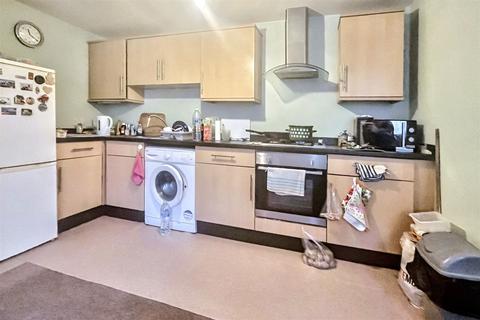 1 bedroom flat for sale, St Denys