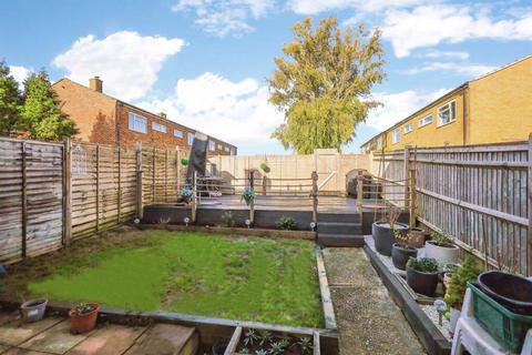 3 bedroom terraced house to rent, Marshfoot Lane, Hailsham