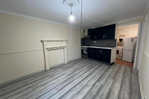 1 bedroom flat to rent, Newhaven Lane, E13