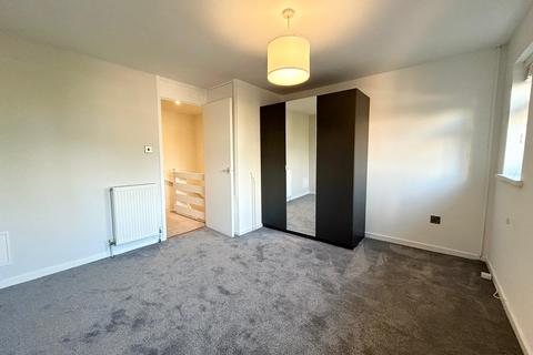 1 bedroom terraced house to rent, Waverley Court, Woking, GU22