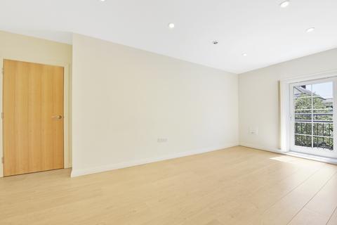 2 bedroom flat to rent, Pennington Drive, London N21